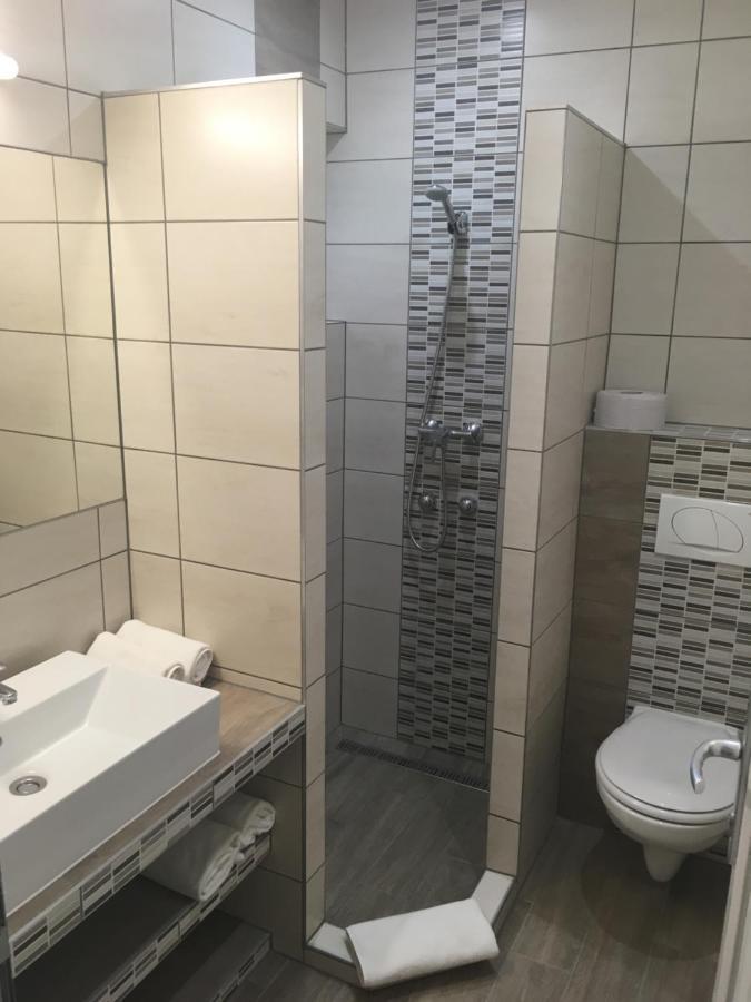 Teke Bowling Centrum Es Sport Panzio Szeged Luaran gambar
